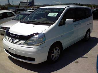 2002 Nissan Serena Photos