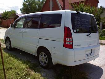 2002 Nissan Serena Photos