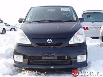 2002 Nissan Serena Photos