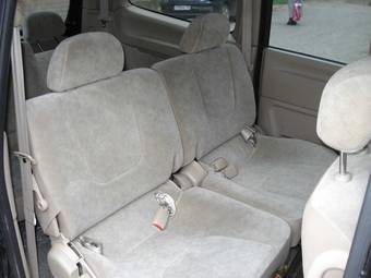 2002 Nissan Serena Pictures