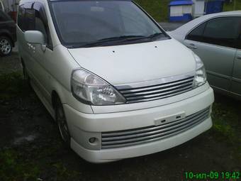 2002 Nissan Serena Pictures