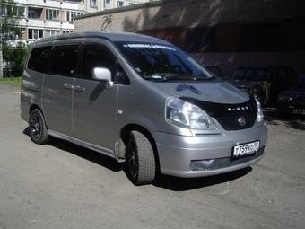 2002 Nissan Serena Photos