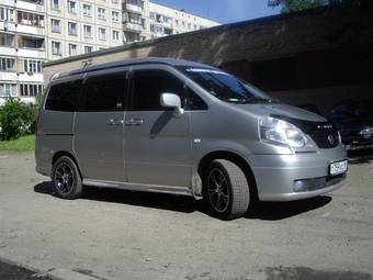 2002 Nissan Serena Pictures