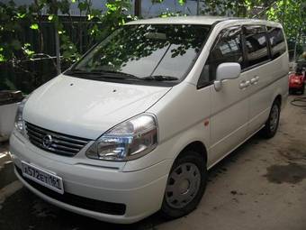 2002 Nissan Serena Photos