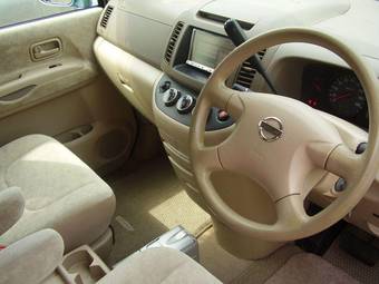 2002 Nissan Serena Pictures