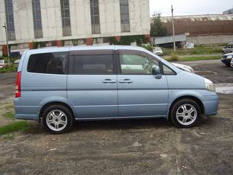 2002 Nissan Serena Photos