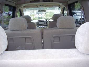 2002 Nissan Serena Pictures