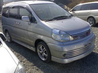 2002 Nissan Serena Pictures