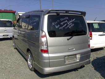 2002 Nissan Serena Photos