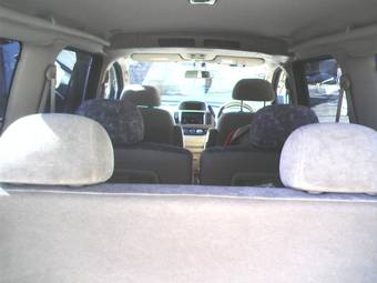 2002 Nissan Serena Pictures