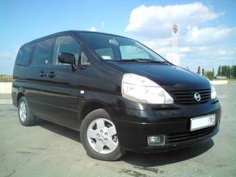 2002 Nissan Serena Photos