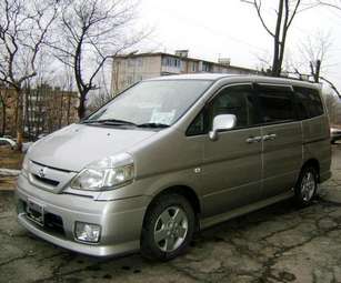 2003 Nissan Serena