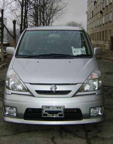 2003 Nissan Serena