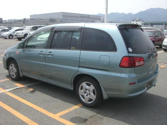 2003 Nissan Serena