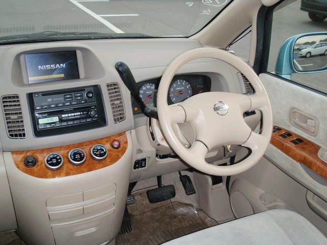 2003 Nissan Serena