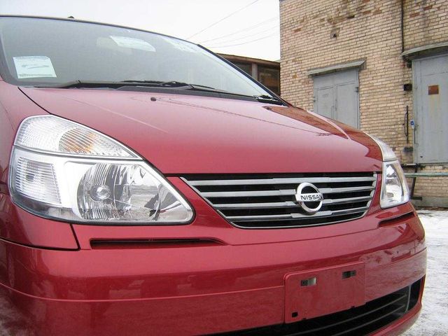 2003 Nissan Serena