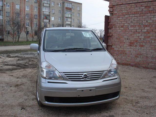 2003 Nissan Serena