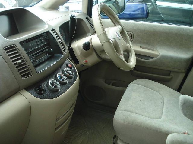 2003 Nissan Serena