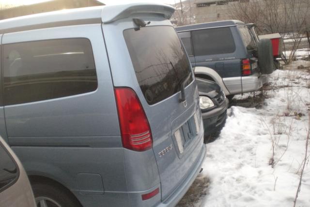 2003 Nissan Serena