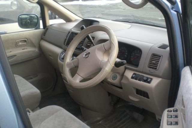2003 Nissan Serena