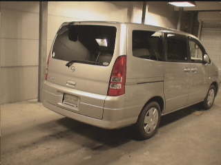 2003 Nissan Serena Photos