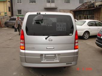 2003 Nissan Serena Photos