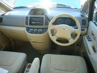 2003 Nissan Serena Photos