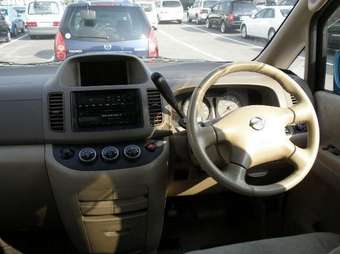 2003 Nissan Serena Pictures