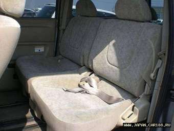 2003 Nissan Serena Photos