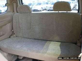 2003 Nissan Serena Photos