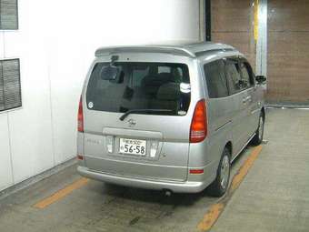 2003 Nissan Serena Pictures