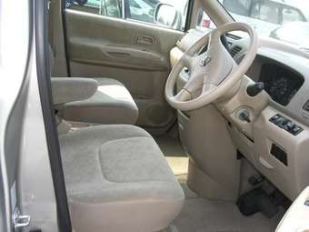 2003 Nissan Serena Pics