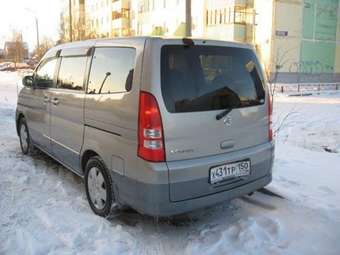 2003 Nissan Serena Photos