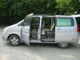 2003 Nissan Serena Pics