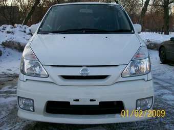 2003 Nissan Serena Images