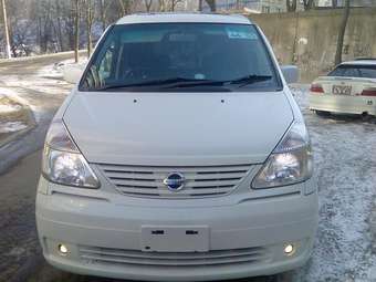 2003 Nissan Serena Pictures