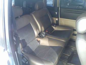 2003 Nissan Serena Pictures
