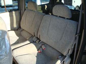 2003 Nissan Serena Pictures