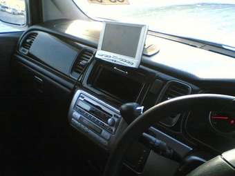 2003 Nissan Serena Images