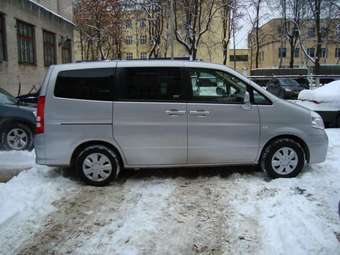 2003 Nissan Serena Pictures