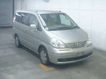 2003 Nissan Serena Photos
