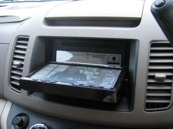 2003 Nissan Serena Photos