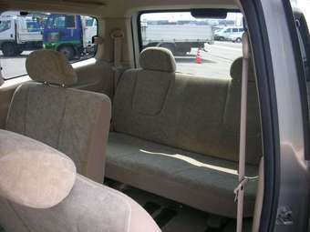 2003 Nissan Serena Pictures