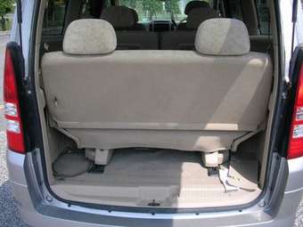 2003 Nissan Serena Pictures