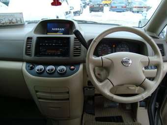 2003 Nissan Serena Photos