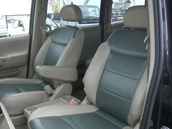 2003 Nissan Serena Pictures