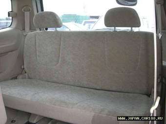 2003 Nissan Serena Photos