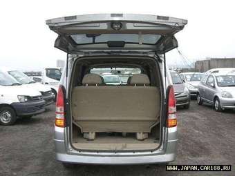 2003 Nissan Serena Photos