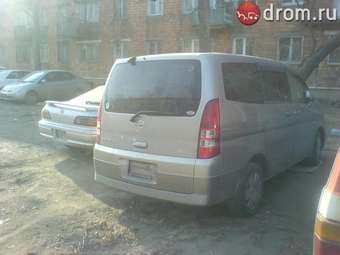 2003 Nissan Serena Pictures