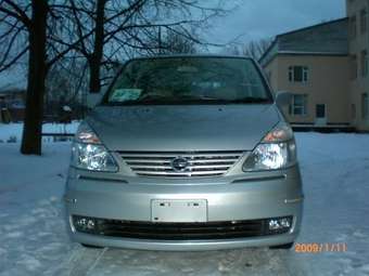 2003 Nissan Serena Images